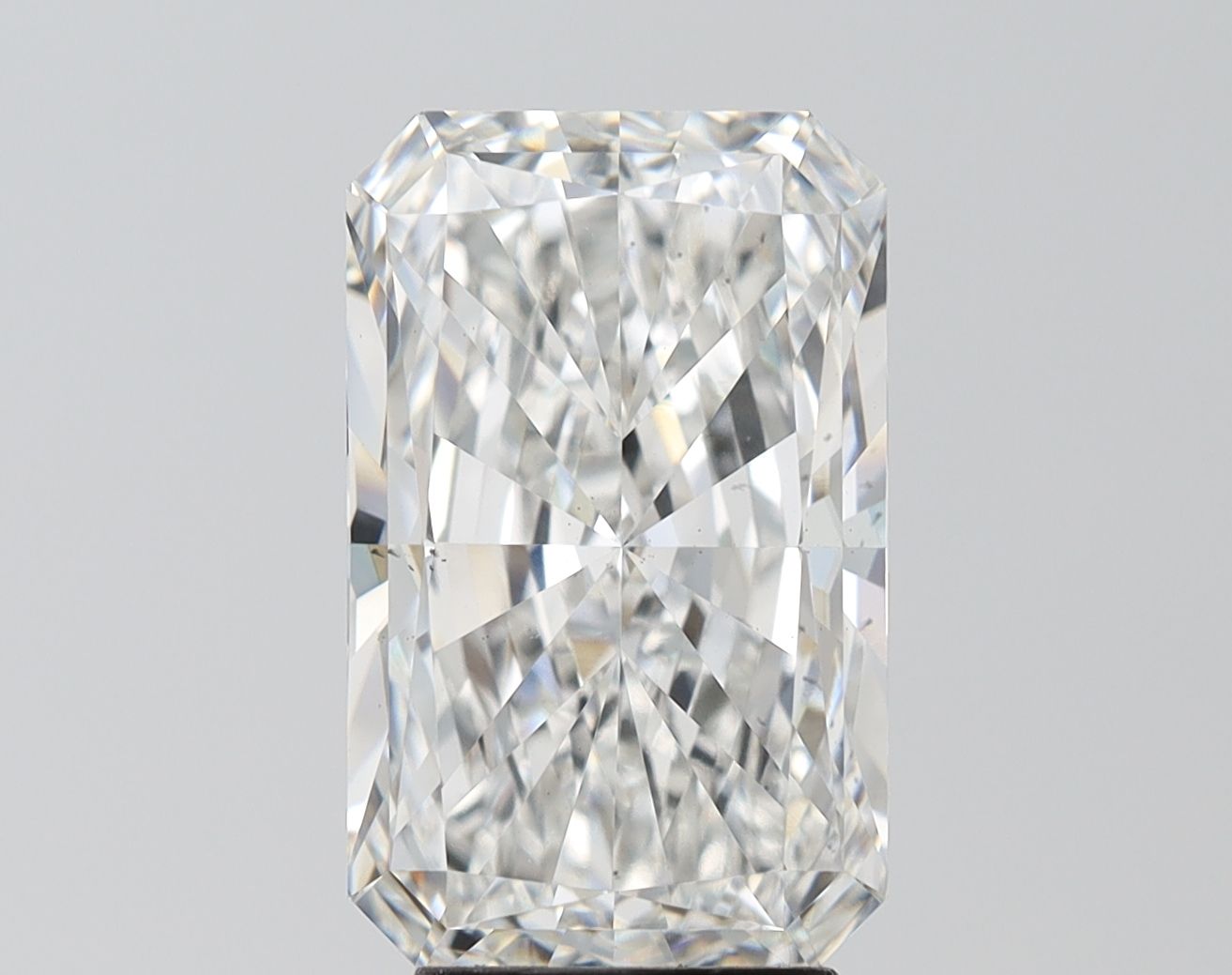 5.97 Carat Radiant IGI Labgrown Diamond, With Certificate ID LG605377454
