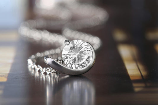 Summer 2024 Jewelry Trends: Dazzle in the Sunshine