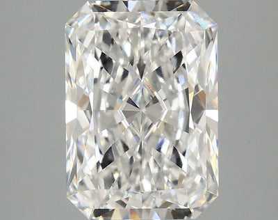 3.08 Carat Radiant IGI Labgrown Diamond, With Certificate ID LG668459470