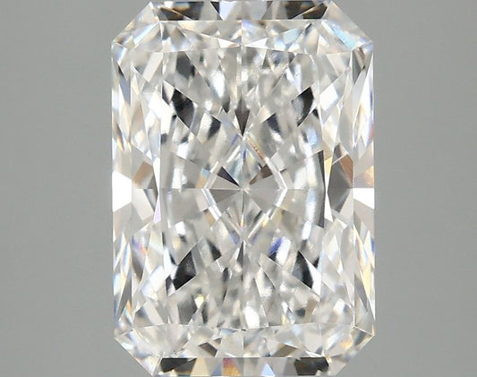 3.08 Carat Radiant IGI Labgrown Diamond, With Certificate ID LG668459470