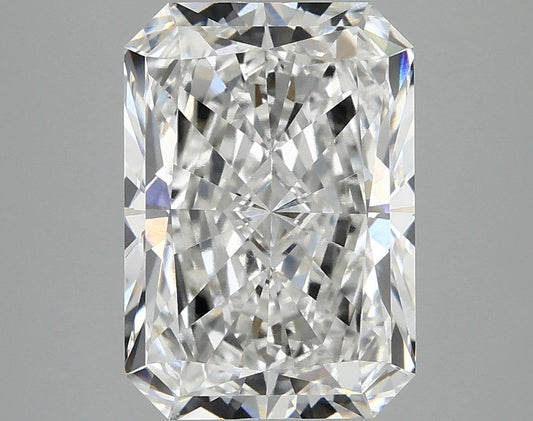 4.07 Carat Radiant IGI Labgrown Diamond, With Certificate ID LG683573924