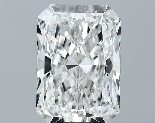 3.77 Carat Radiant IGI Labgrown Diamond, With Certificate ID 692590567