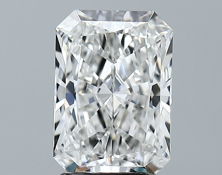 2.33 Carat Radiant IGI Labgrown Diamond, With Certificate ID 692569538