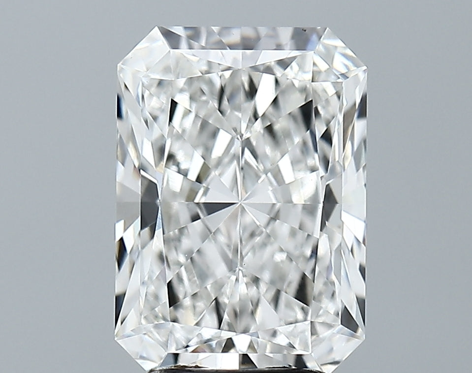 3.54 Carat Radiant IGI Labgrown Diamond, With Certificate ID 692574046