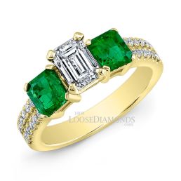 18k Yellow Gold Classic Style Green Emerald & Diamond Engagement Ring