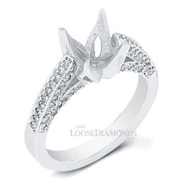 18k White Gold Classic Style Diamond Engagement Ring